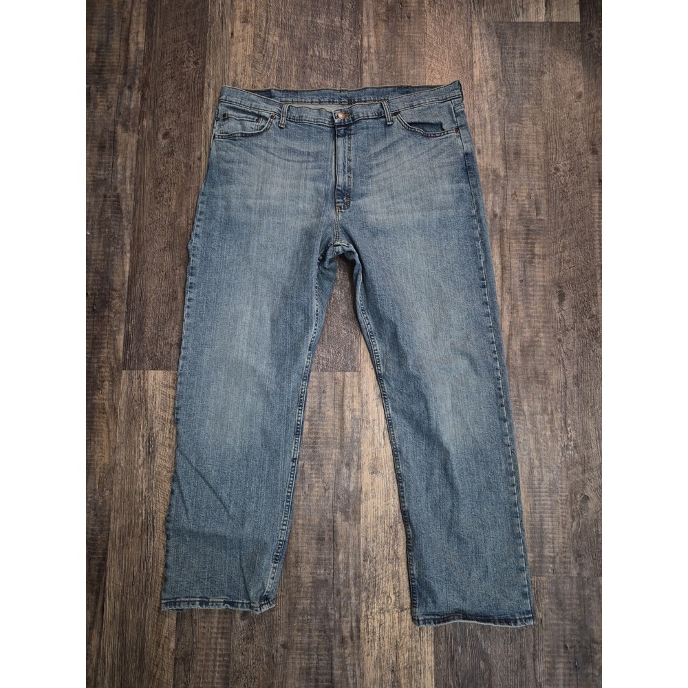 Wrangler Mens 42x32 Blue Jeans Relaxed Fit Straight Leg Med Wash Denim 97FXWBD